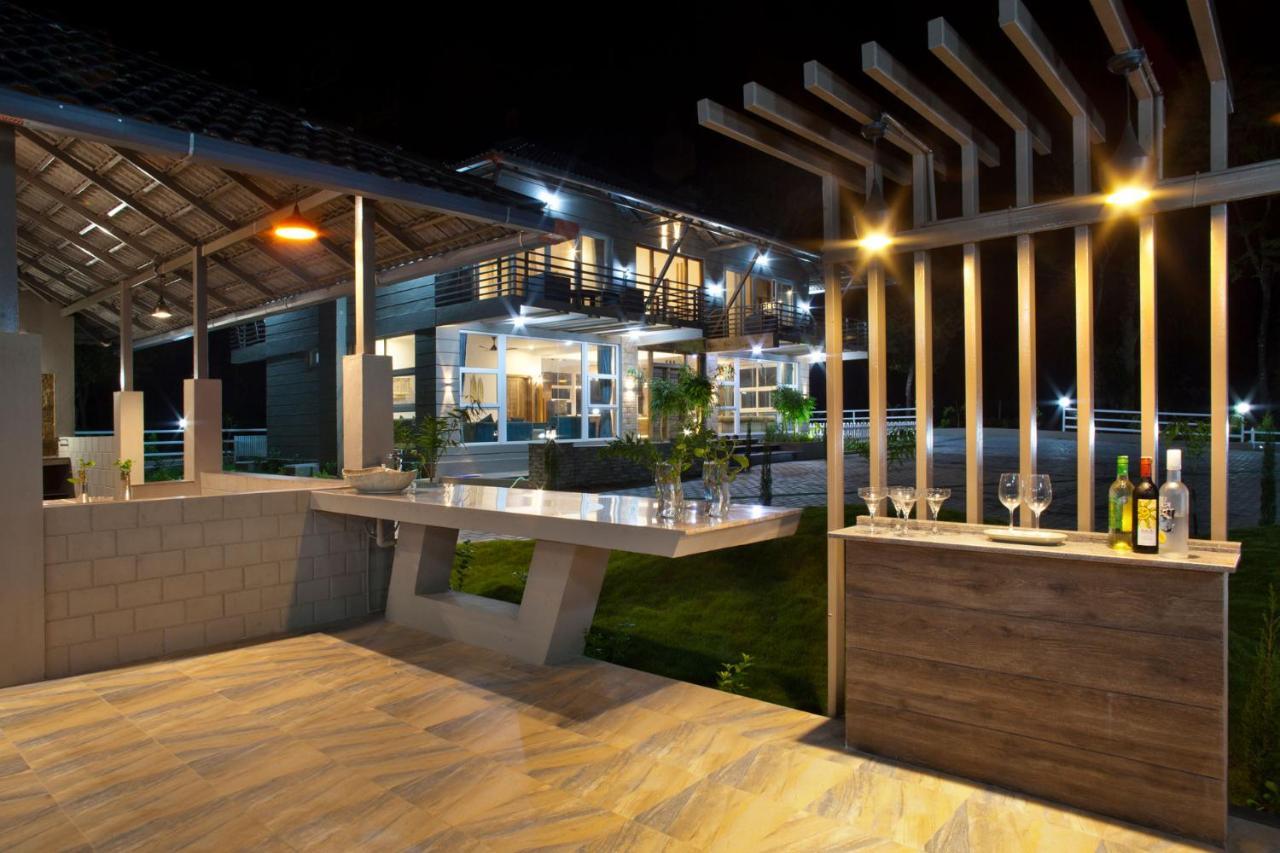 Coffee & Mist Luxury Villa- Comp Breakfast, Pool, Lounge, And Coffee Estate By Stayvista Madikeri Exteriér fotografie