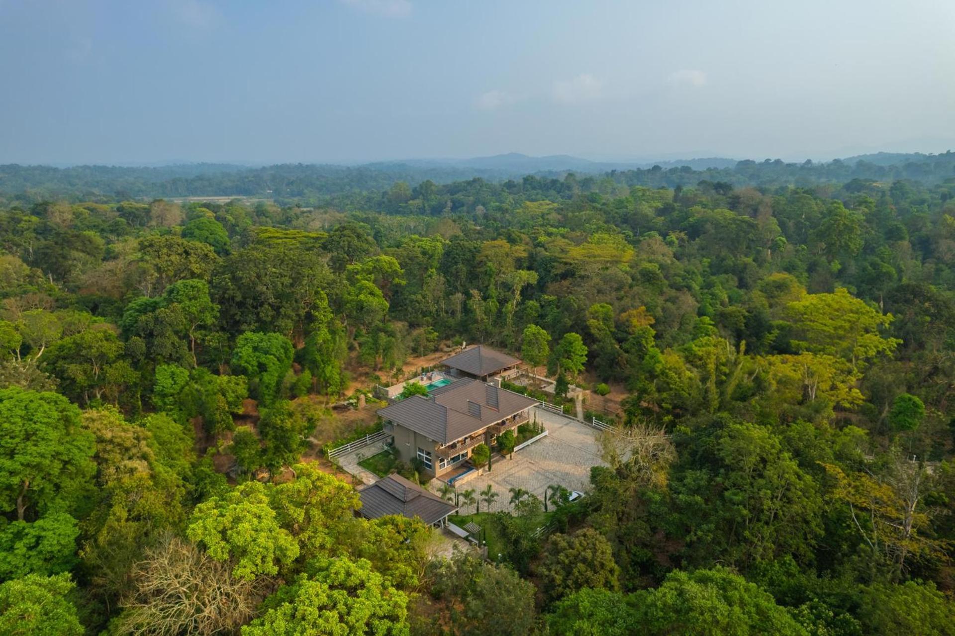 Coffee & Mist Luxury Villa- Comp Breakfast, Pool, Lounge, And Coffee Estate By Stayvista Madikeri Exteriér fotografie