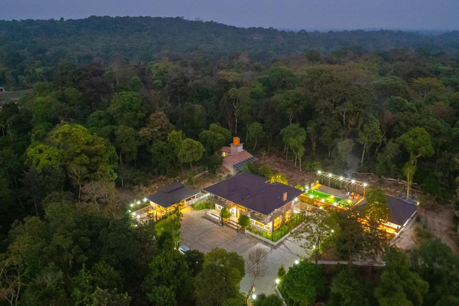 Coffee & Mist Luxury Villa- Comp Breakfast, Pool, Lounge, And Coffee Estate By Stayvista Madikeri Exteriér fotografie